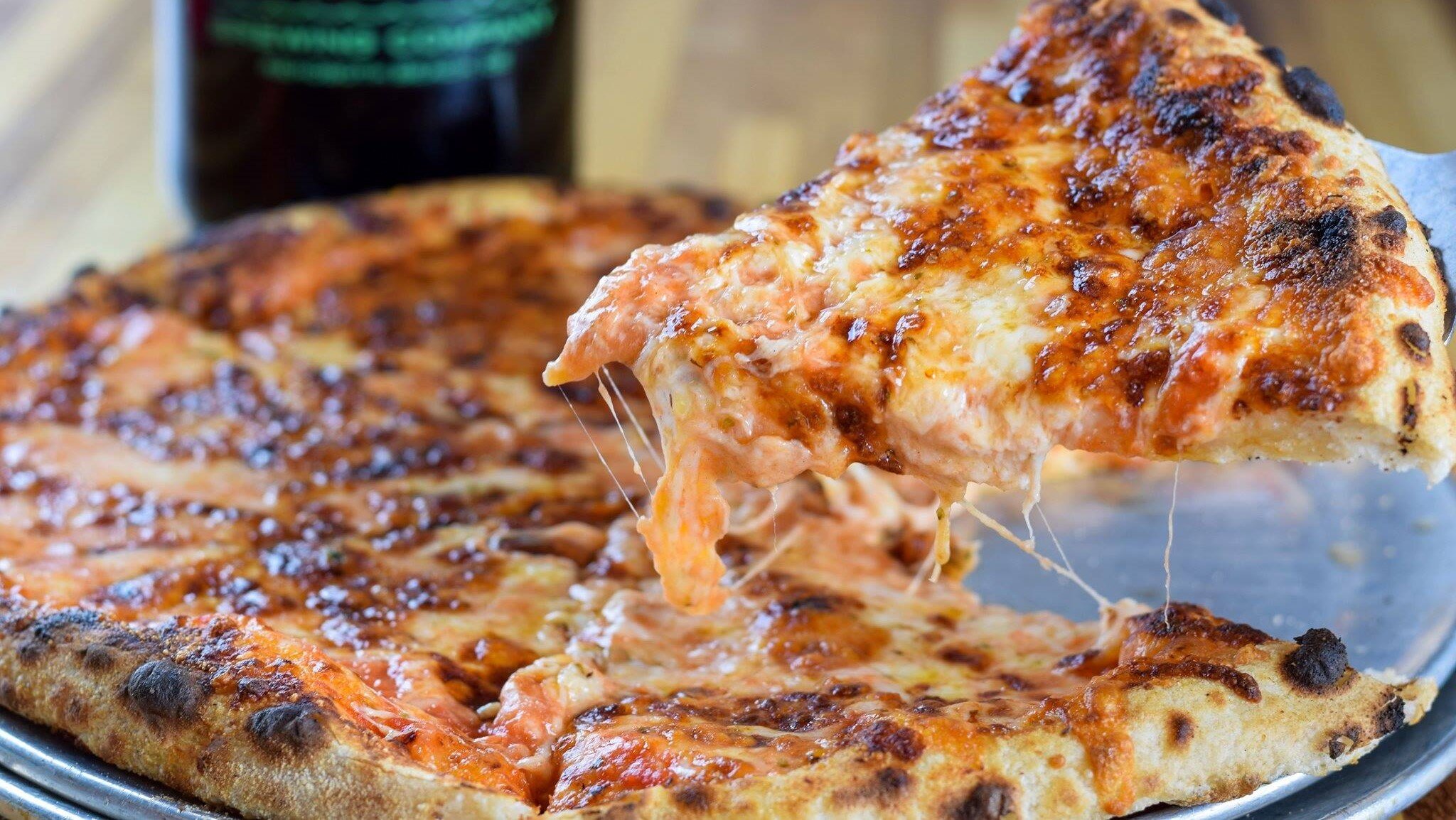 Menjelajahi Ulasan Restoran Pizza Lokal